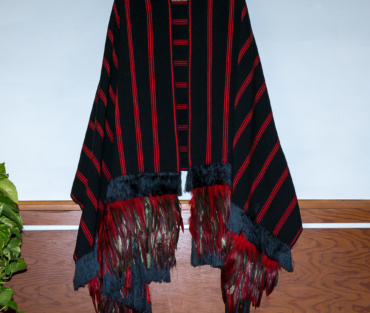 Rebozo Rojo de Plumas
